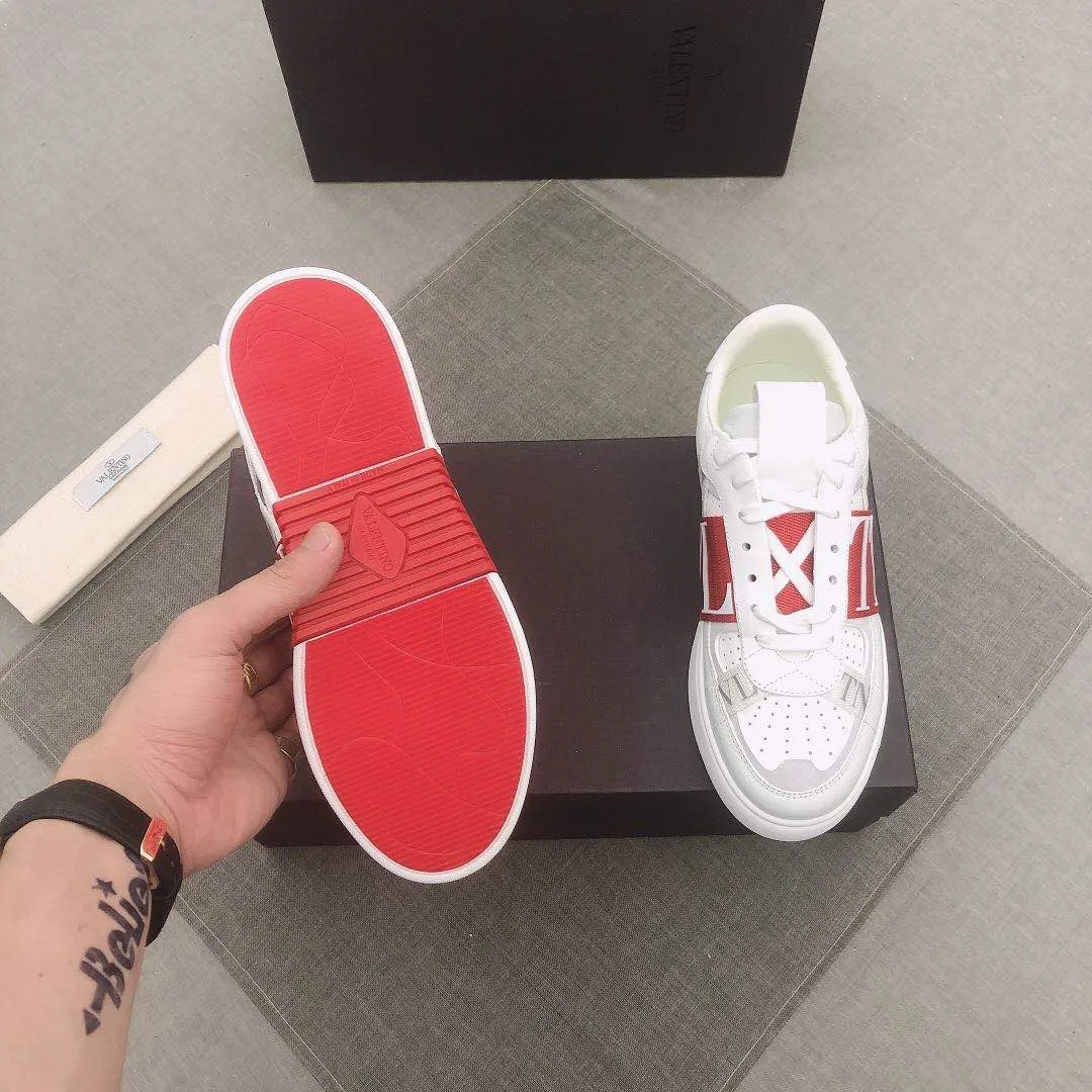 P440▫️V L7N spring and summer 🆕calf leather strap sneakers, no man should be able to refuse this style, classic color, so handsome! Purchase a high-precision replica of the original version to instantly sell off the market currency! 6 VLTN logo rubber effect straps - Valentino Garavani Logo printed on the back and tongue, all materials are customized to ensure quality! Size: 38/45 No. 018